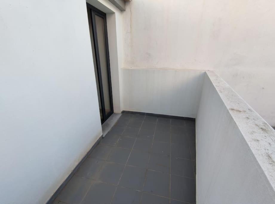 Typical House Faro Downtown Private Entranceヴィラ エクステリア 写真