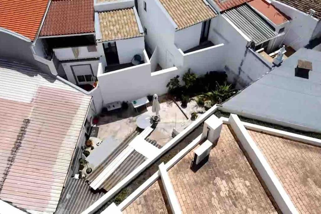 Typical House Faro Downtown Private Entranceヴィラ エクステリア 写真