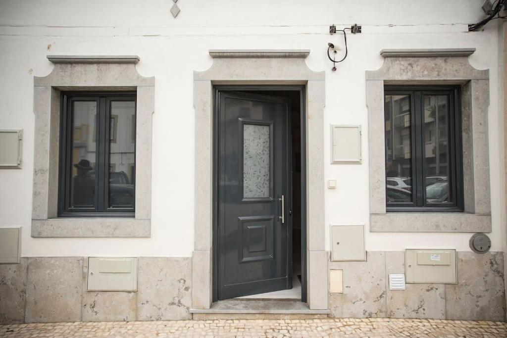Typical House Faro Downtown Private Entranceヴィラ エクステリア 写真